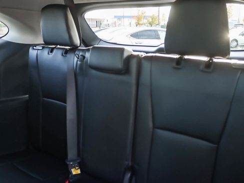 Used 2024 Toyota Highlander Platinum image 18