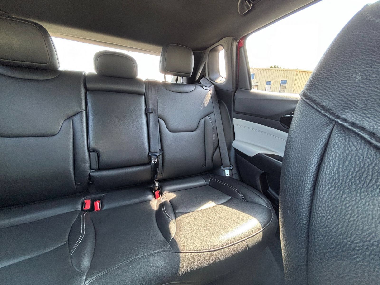 Used 2025 Jeep Compass Limited AWD/4WD image 37