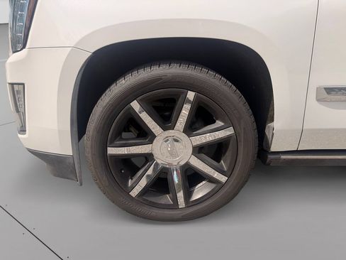 Used 2015 Cadillac Escalade ESV Platinum AWD/4WD image 21