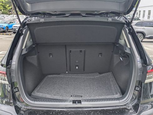 New 2025 Volkswagen Taos SEL image 29