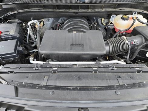 Used 2024 Chevrolet Suburban Z71 w/ Off-Road Capability Package image 39