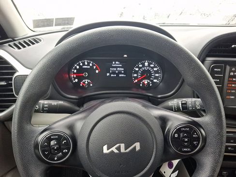Used 2022 Kia Soul LX w/ Technology Package image 18