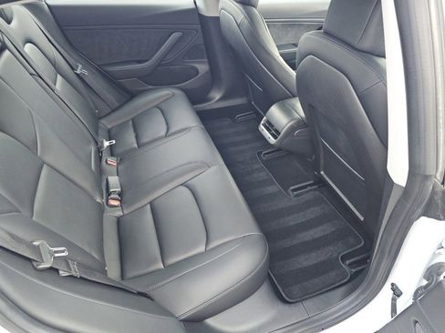 Used 2018 Tesla Model 3 image 5