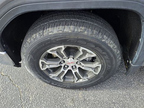 Certified 2022 GMC Sierra 1500 SLT w/ SLT Convenience Package image 17