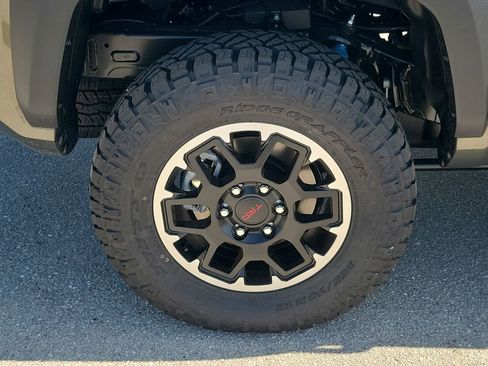 New 2025 Toyota Tacoma TRD Off-Road image 19