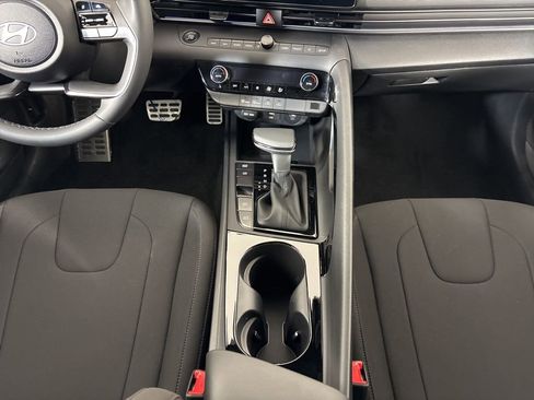 New 2025 Hyundai Elantra SEL image 22