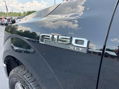 Used 2018 Ford F150 XLT w/ Equipment Group 302A Luxury AWD/4WD image 11