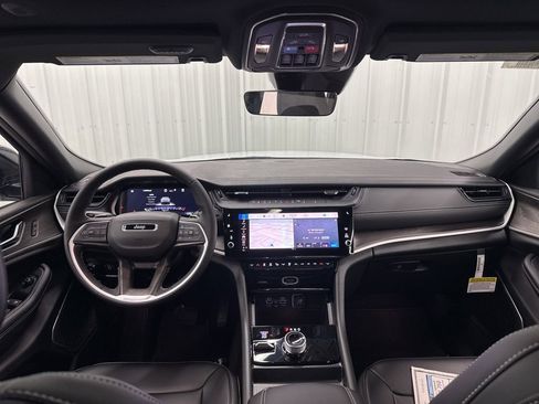 New 2026 Jeep Grand Cherokee L Limited AWD/4WD image 17