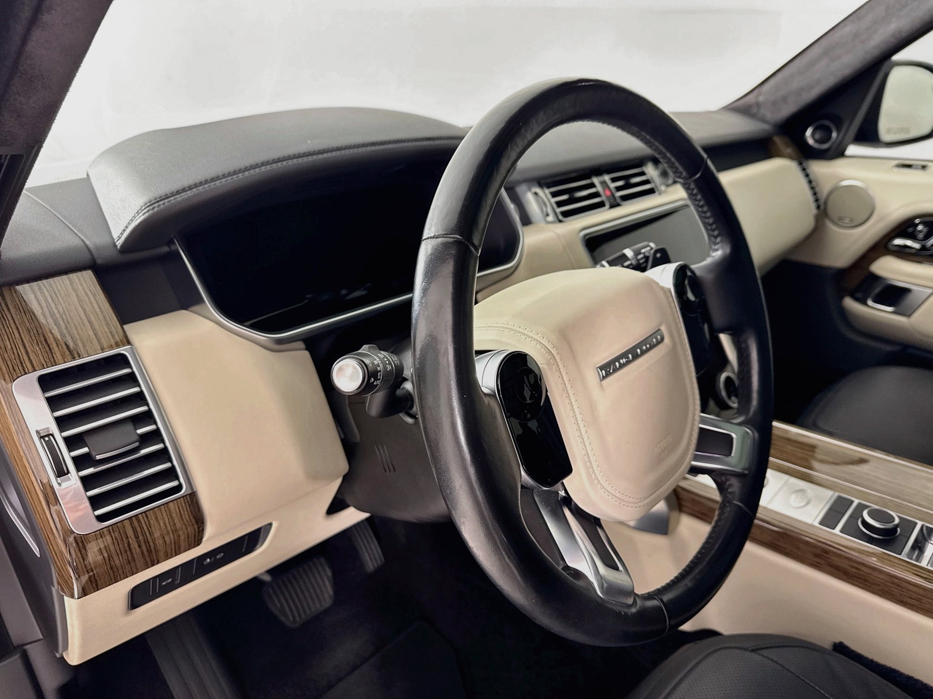 Used 2019 Land Rover Range Rover Supercharged AWD/4WD image 10