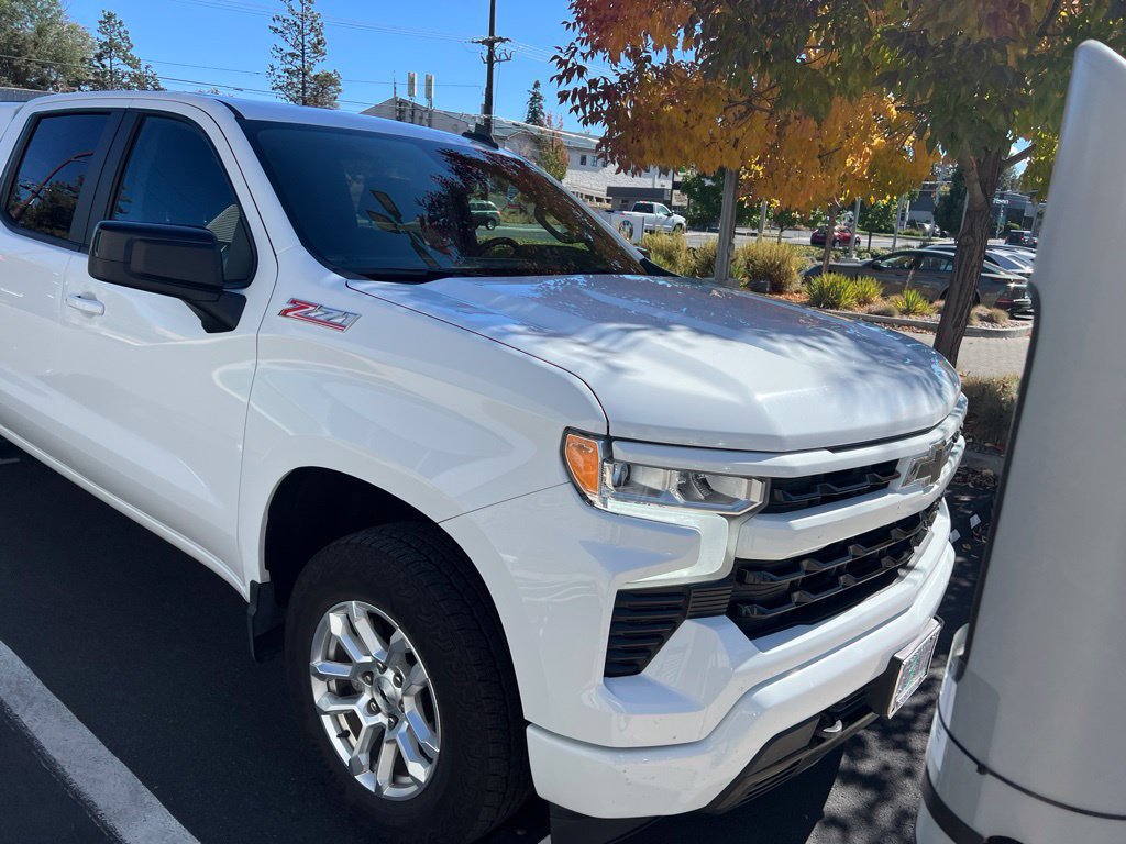 Used 2022 Chevrolet Silverado 1500 RST w/ Z71 Off-Road Package AWD/4WD image 4