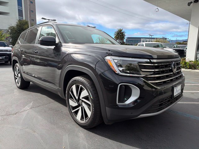 Used 2024 Volkswagen Atlas SE w/ Panoramic Sunroof Package AWD/4WD image 6