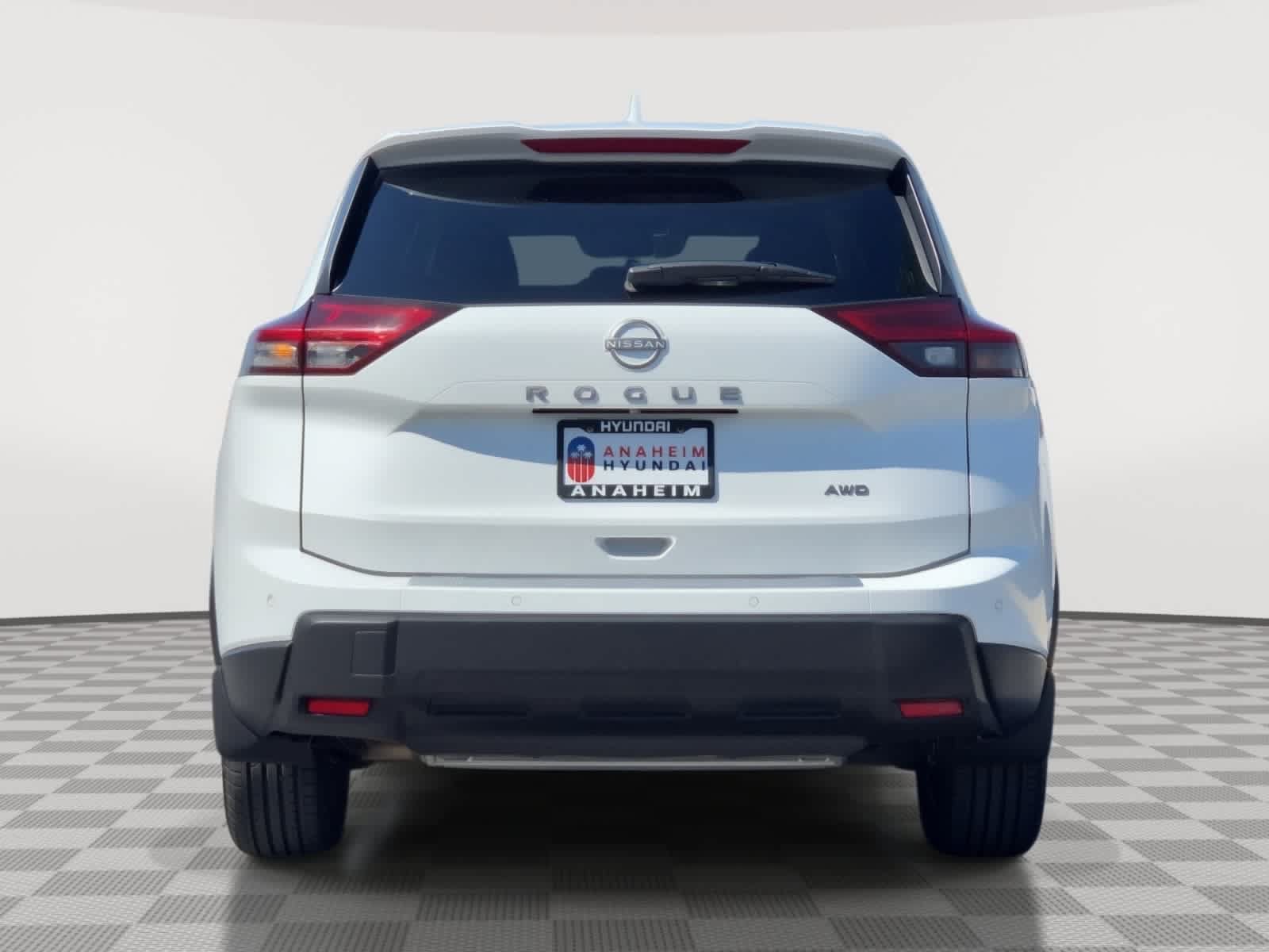 Used 2025 Nissan Rogue SV AWD/4WD image 8