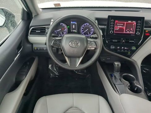 Used 2021 Toyota Camry SE w/ Convenience Package FWD image 15