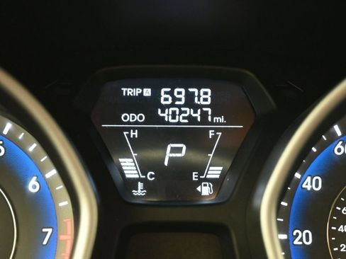 Used 2012 Hyundai Elantra GLS w/ Preferred Pkg 3 FWD image 16