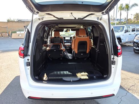 New 2026 Chrysler Pacifica Pinnacle image 20
