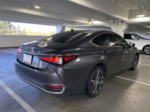 Used 2023 Lexus ES 250 w/ Premium Package image 4