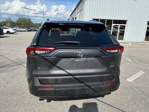 Used 2022 Toyota RAV4 XLE Premium FWD image 8