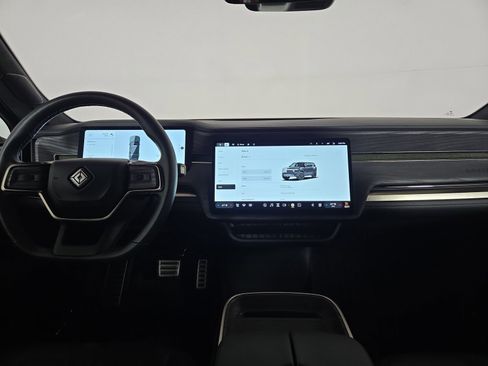 Used 2024 Rivian R1S Adventure image 27