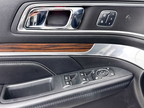 Used 2017 Ford Explorer Limited FWD image 26
