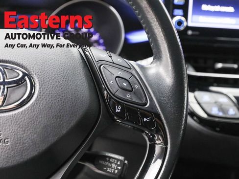 Used 2021 Toyota C-HR XLE image 16
