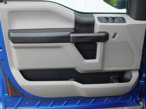 Used 2015 Ford F150 XL w/ Equipment Group 101A Mid AWD/4WD image 12