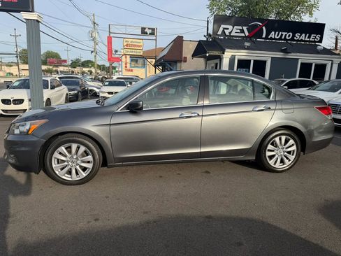 Used 2011 Honda Accord EX-L image 2