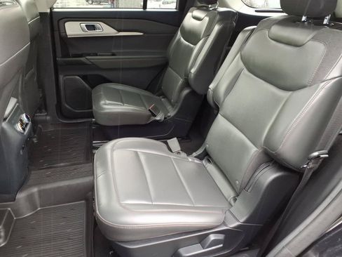 Certified 2025 Ford Explorer Active w/ Active Comfort Package AWD/4WD image 24