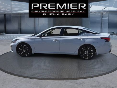 Used 2025 Nissan Altima 2.5 SR image 5