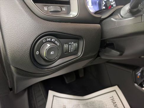 Used 2022 Jeep Renegade Latitude image 15