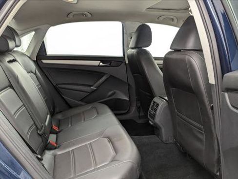 Used 2022 Volkswagen Passat 2.0T SE image 18