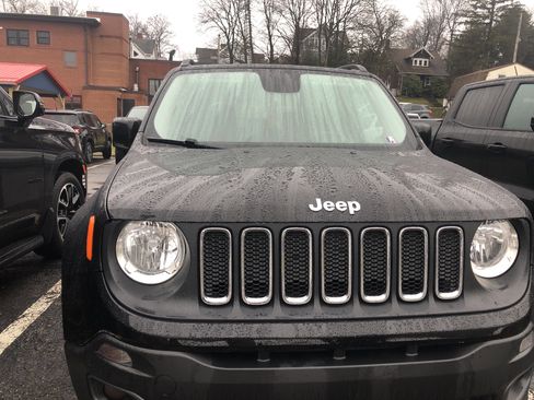 Used 2016 Jeep Renegade Latitude w/ Cold Weather Group image 5