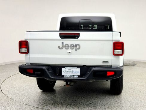 Used 2023 Jeep Gladiator Overland AWD/4WD image 6