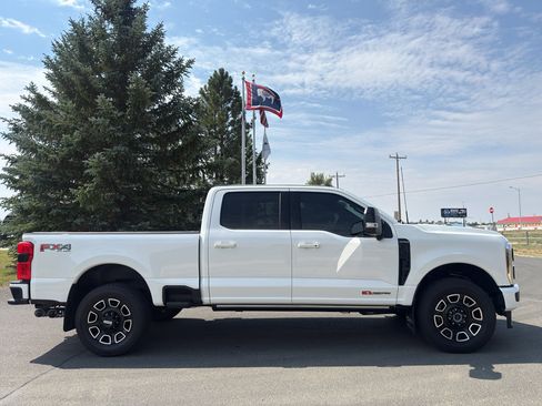 Used 2025 Ford F350 Platinum AWD/4WD image 6