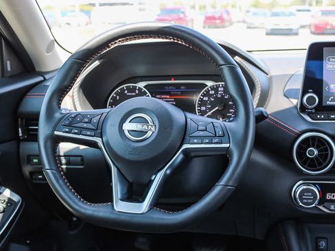 Used 2025 Nissan Sentra SR w/ SR Premium Package FWD image 15
