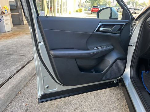 New 2025 Mitsubishi Outlander SE image 31