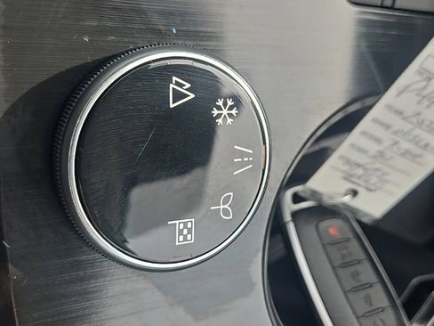 Used 2023 Nissan Rogue SV w/ SV Premium B Package image 19