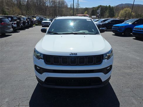 New 2026 Jeep Compass Latitude image 9