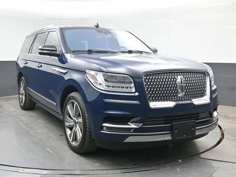 Used 2018 Lincoln Navigator Reserve w/ Technology Package AWD/4WD image 2