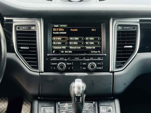 Used 2016 Porsche Macan S image 25