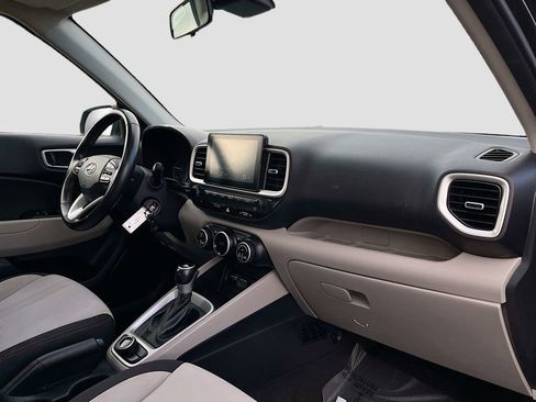 Used 2022 Hyundai Venue SEL w/ Cargo Package image 27