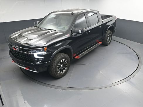 Used 2025 Chevrolet Silverado 1500 ZR2 w/ Technology Package AWD/4WD image 31