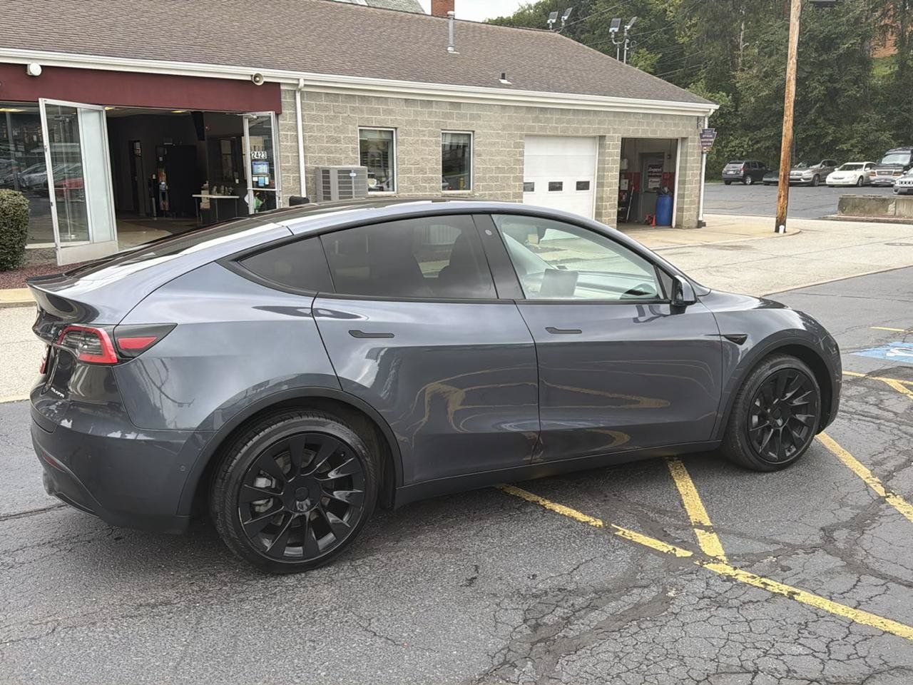 Used 2020 Tesla Model Y Long Range AWD/4WD image 10