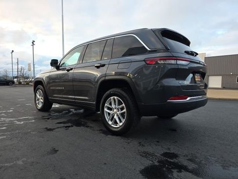 Used 2025 Jeep Grand Cherokee Laredo X AWD/4WD image 5