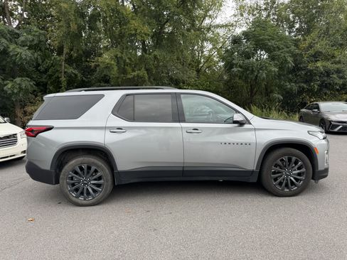 Used 2023 Chevrolet Traverse RS AWD/4WD image 4