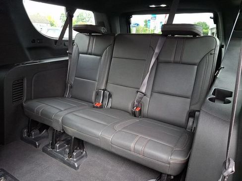 Used 2022 Chevrolet Suburban RST w/ Luxury Package AWD/4WD image 12