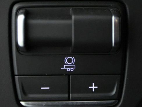 Used 2026 Cadillac Escalade ESV Sport w/ Touring Package image 28