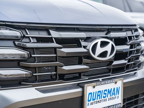 Certified 2025 Hyundai Tucson SE image 9