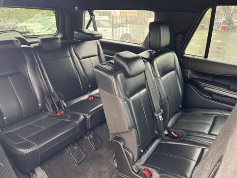 Used 2019 Ford Expedition Max XLT w/ Equipment Group 201A AWD/4WD image 11