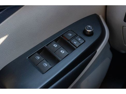 Used 2019 Toyota Highlander XLE image 30