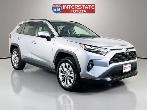 Used 2025 Toyota RAV4 XLE Premium w/ Weather Package AWD/4WD image 1